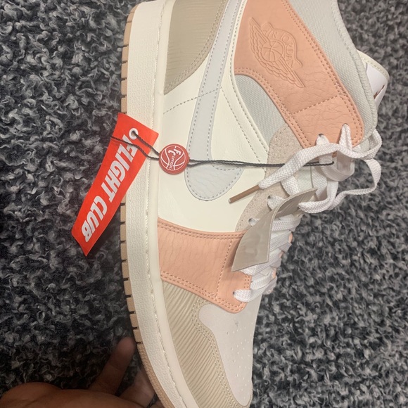 Air jordans - Picture 2 of 7